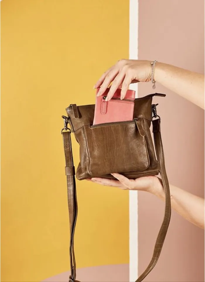 Dusky Robin Bella Brown Bag