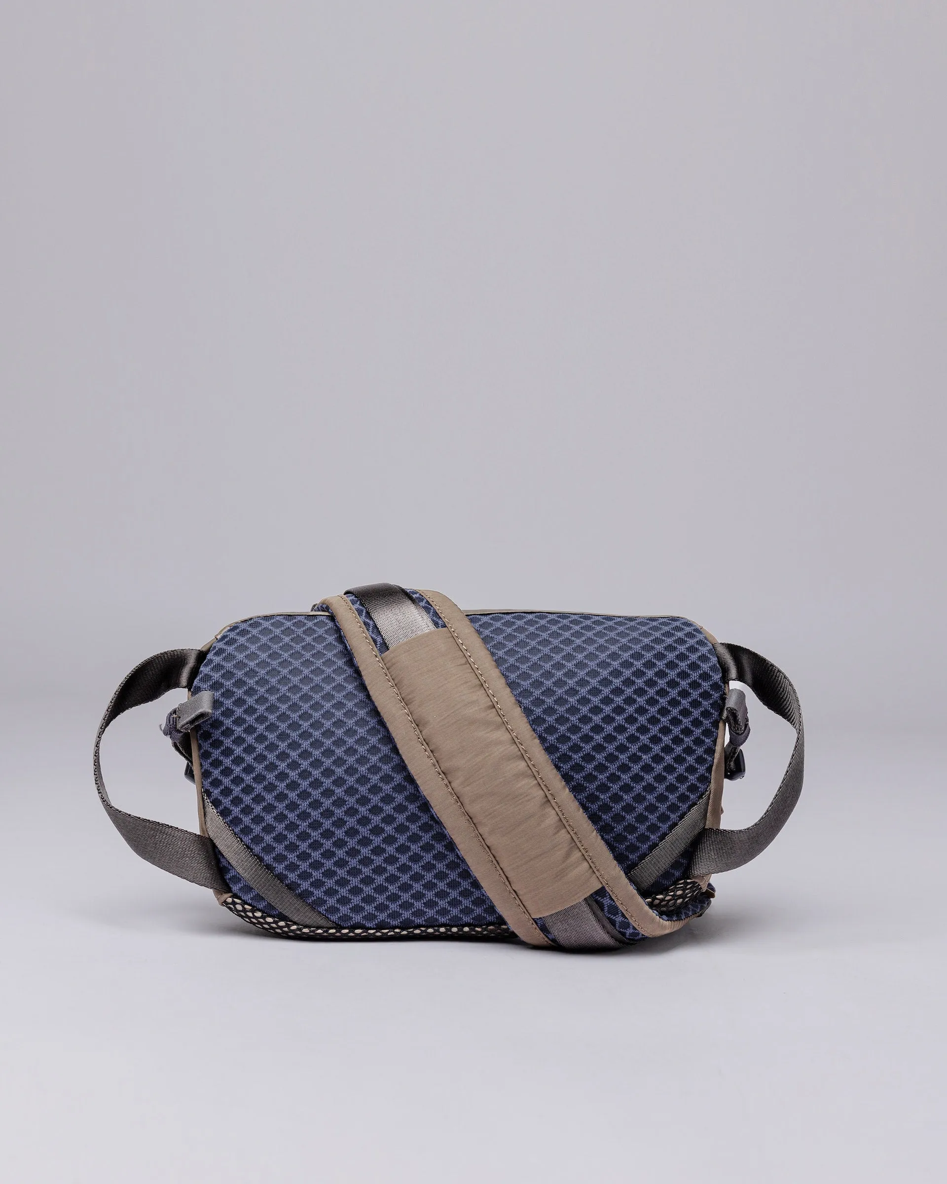 Sandqvist   Lo Bum Bag Fog