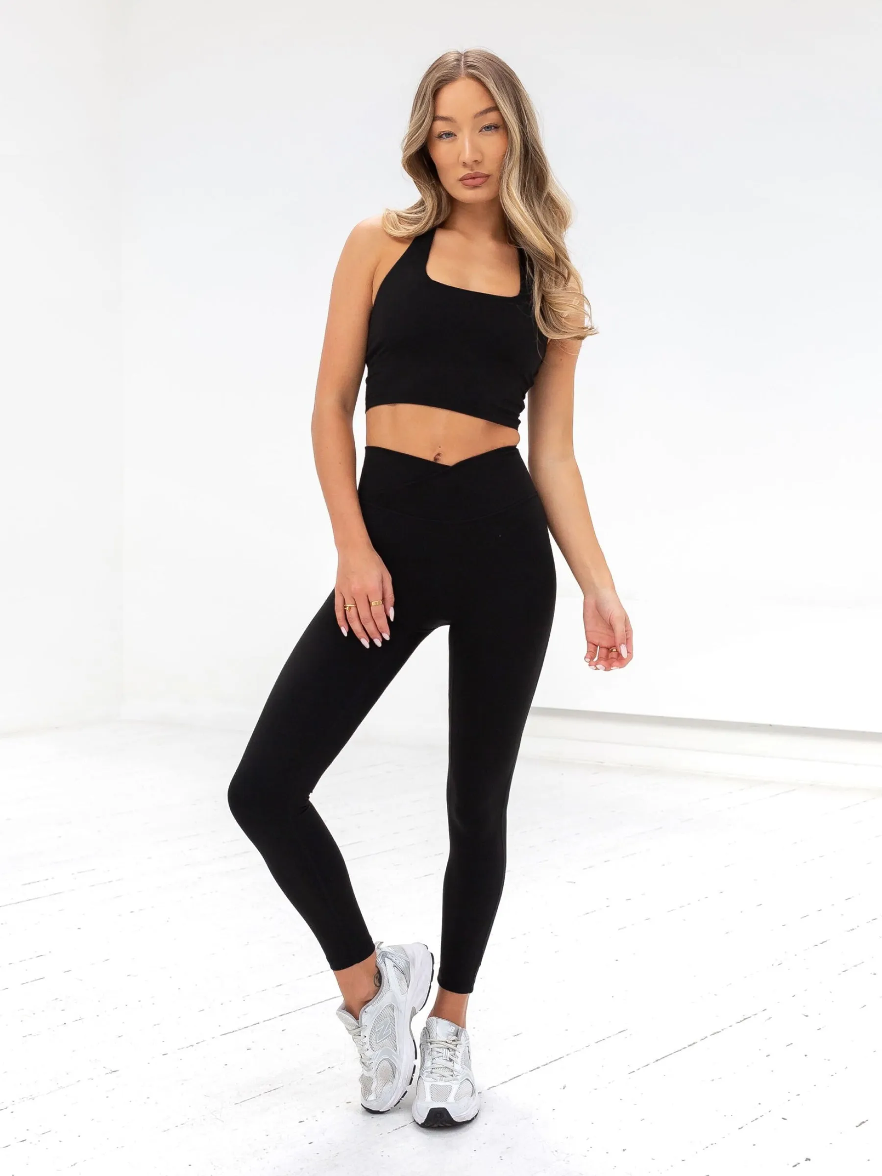 Studio Crossover Leggings - Black