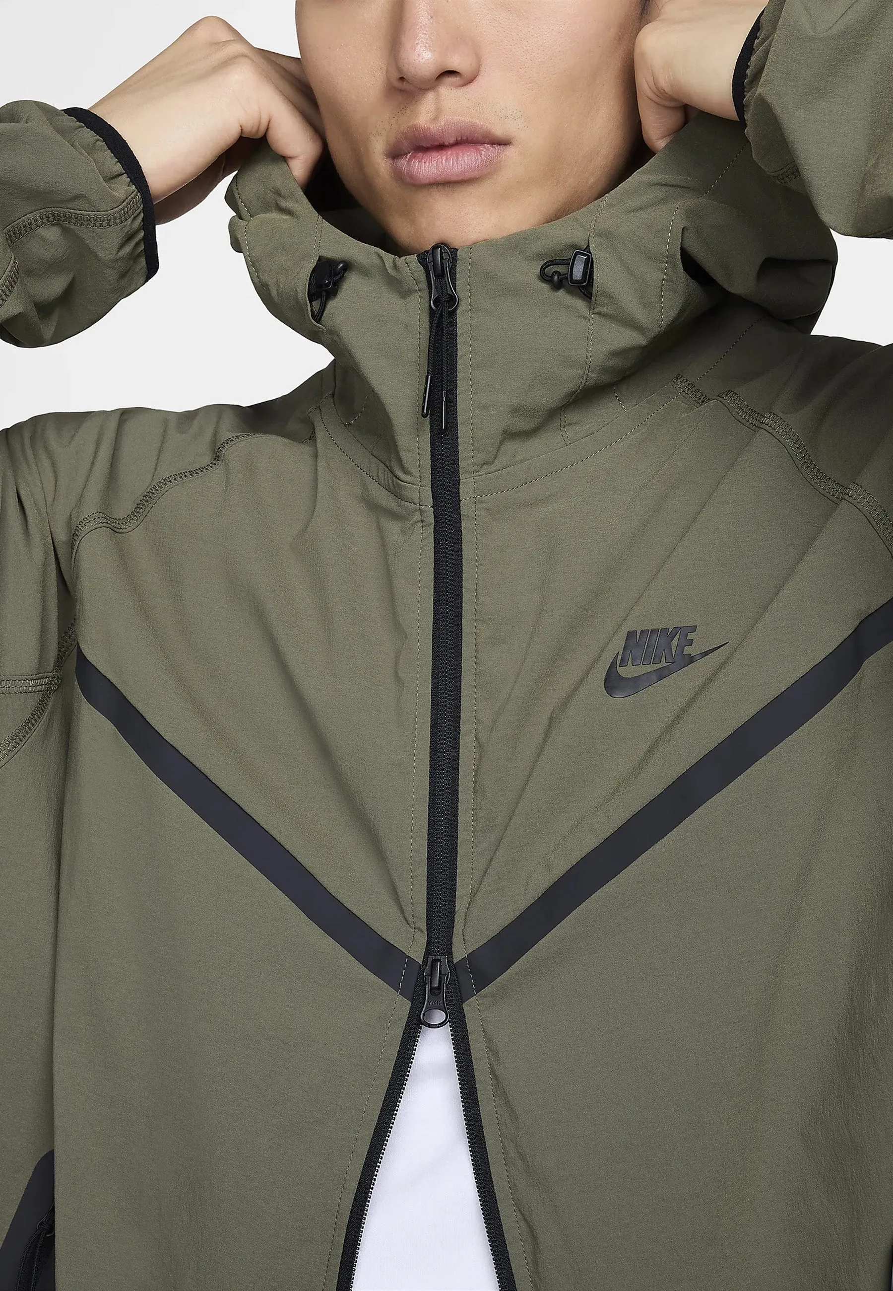 Tech Woven Windrunner Jacket - Olive/Black