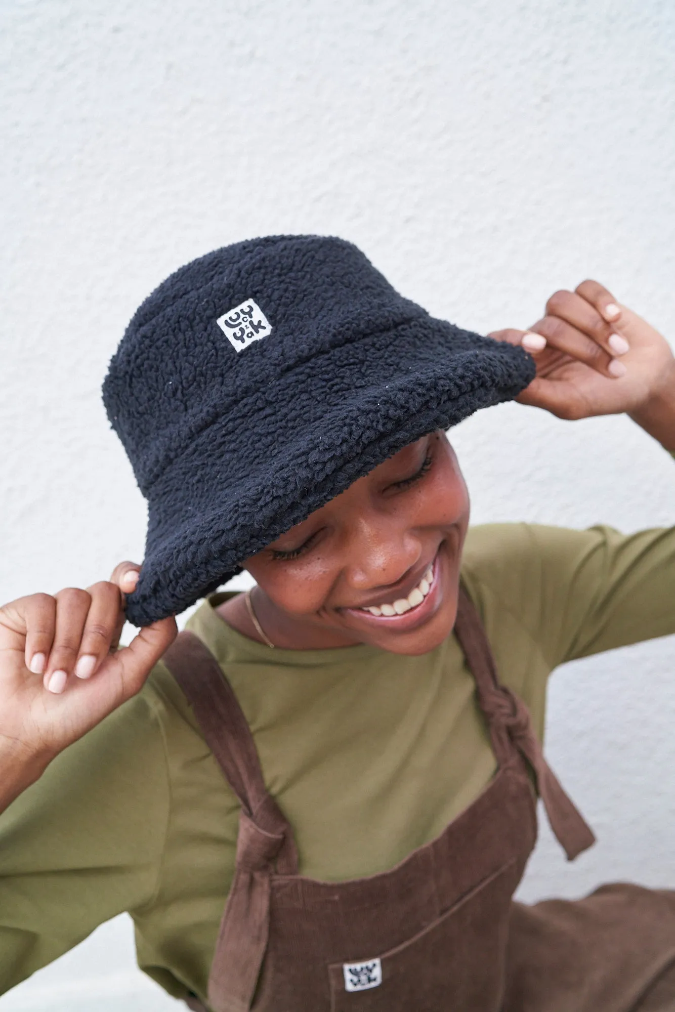 Travis - Borg Fleece Bucket Hat in Black